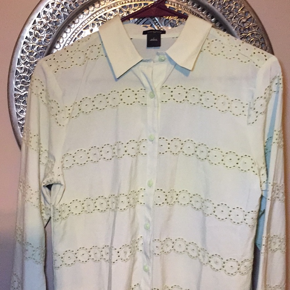 Women’s shirt